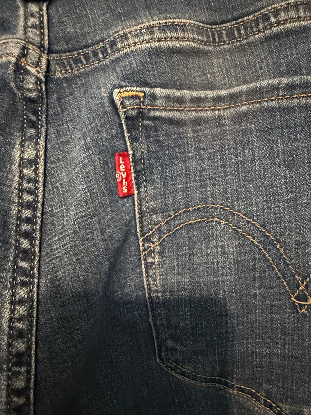 Levi's NWT Women's Straight Leg Jeans in Medium Blue Size 33 or 16S